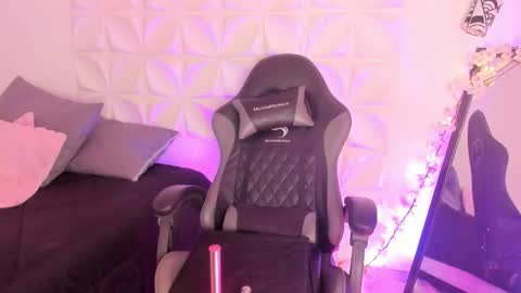 Julieth online show from November 27, 8:33 pm