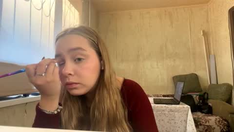 Mia online show from November 2, 11:23 am