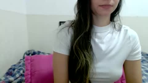 julietolentino_silva online show from October 19, 6:30 pm