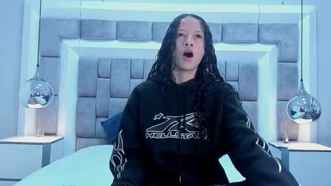 Snapshot of juliettableer chatting on September 13, 11:54 am Hi guys It is a pleasure to have you here I am Julieta online show from September 13, 11:54 am