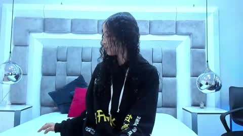 Snapshot of juliettableer chatting on September 20, 11:55 am Hi guys It is a pleasure to have you here I am Julieta online show from September 20, 11:55 am