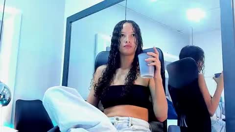 Snapshot of juliettableer chatting on September 24, 12:08 pm Hi guys It is a pleasure to have you here I am Julieta online show from September 24, 12:08 pm