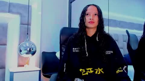 Snapshot of juliettableer chatting on September 28, 12:21 pm Hi guys It is a pleasure to have you here I am Julieta online show from September 28, 12:21 pm