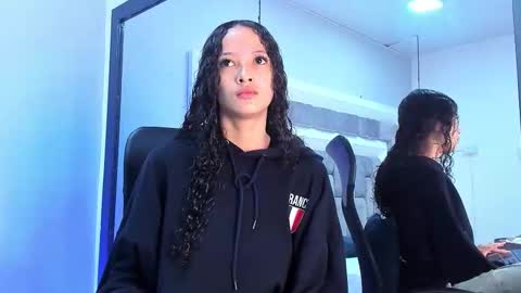 Snapshot of juliettableer chatting on October 9, 11:52 am Hi guys It is a pleasure to have you here I am Julieta online show from October 9, 11:52 am