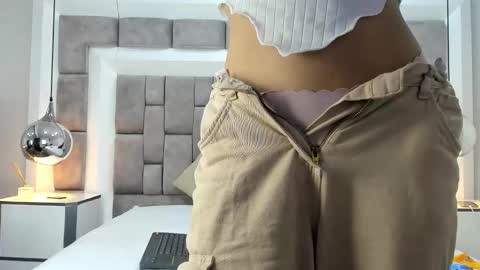 Snapshot of juliettableer chatting on November 4, 12:04 pm Hi guys It is a pleasure to have you here I am Julieta online show from November 4, 12:04 pm