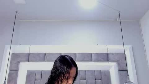 Snapshot of juliettableer chatting on November 27, 12:18 pm Hi guys It is a pleasure to have you here I am Julieta online show from November 27, 12:18 pm