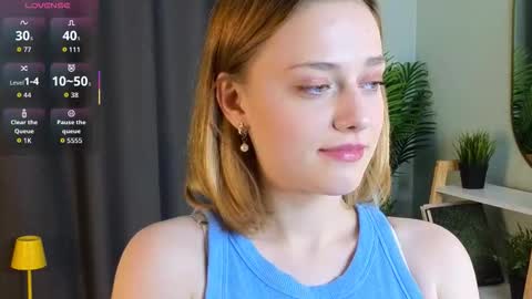 Snapshot of juliettakaniecki chatting on November 13, 3:16 am Mia online show from November 13, 3:16 am