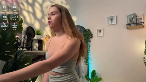 Julie online show from December 17, 7:37 pm