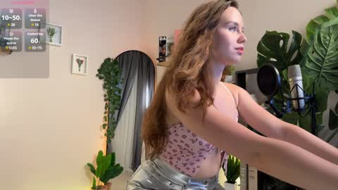 Julie online show from January 6, 3:51 pm