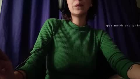 julietxxx03 online show from May 28, 3:59 am
