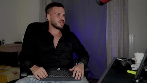 JULiUS   online show from September 23, 9:07 pm