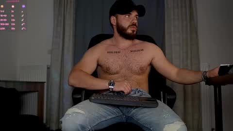 JULiUS   online show from October 27, 8:24 pm