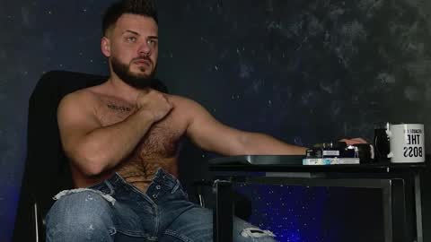 JULiUS   online show from November 30, 8:02 pm