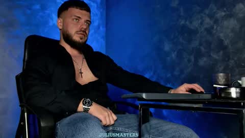 JULiUS   online show from January 16, 9:30 pm