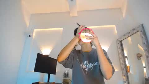 jullian online show from April 22, 8:43 pm