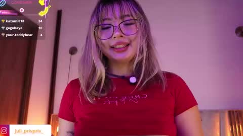 jullianapriv_ online show from March 17, 3:48 pm