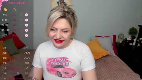 Jully online show from February 15, 8:44 am