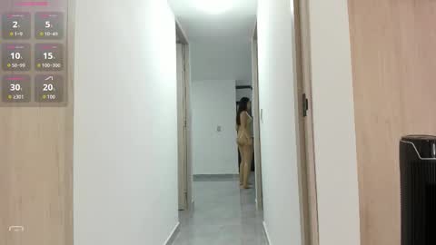 Snapshot of jullya_x_ chatting on October 21, 3:07 am jullya    630  1330 -5 online show from October 21, 3:07 am