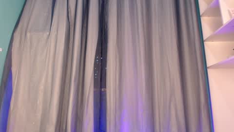 Snapshot of jullyjuicy chatting on January 6, 12:48 am Jully online show from January 6, 12:48 am