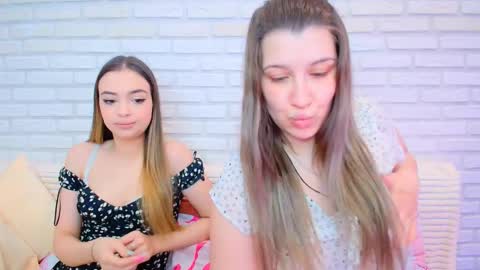 Snapshot of jullymood chatting on February 21, 7:31 am DoubleCherry online show from February 21, 7:31 am