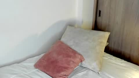 Snapshot of july_correa chatting on June 24, 10:20 pm july_correa online show from June 24, 10:20 pm