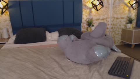 Snapshot of july_gh chatting on December 13, 11:39 pm Julietha  online show from December 13, 11:39 pm