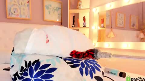  Juliana  online show from October 16, 8:54 pm