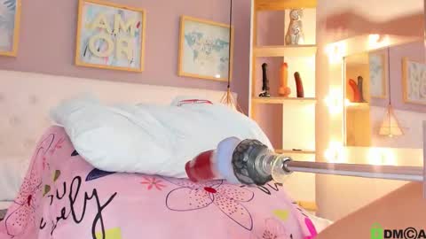 Snapshot of julyanna_ chatting on November 10, 8:41 pm Juliana online show from November 10, 8:41 pm