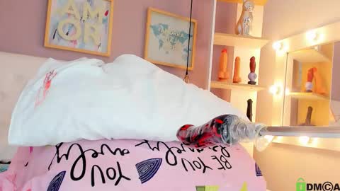  Juliana  online show from January 5, 9:07 pm