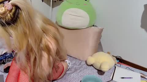 Snapshot of june999bunny chatting on March 3, 5:09 am june999bunny online show from March 3, 5:09 am