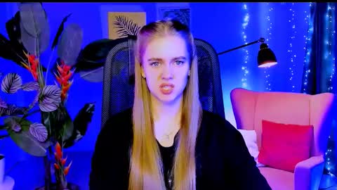 junewoods online show from March 4, 7:25 am