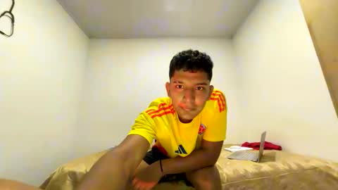 junior_osorio_2 online show from January 14, 3:45 am