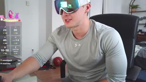 Junior Madison online show from March 1, 10:10 pm