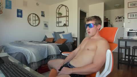 Junior Madison online show from September 30, 6:13 pm