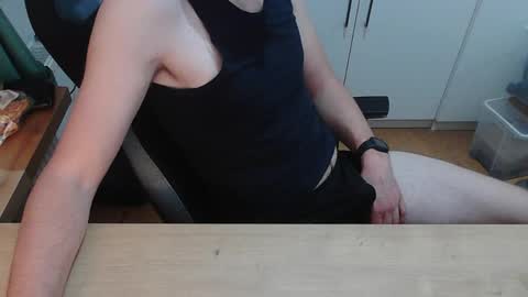 junk2711 online show from April 11, 4:11 pm