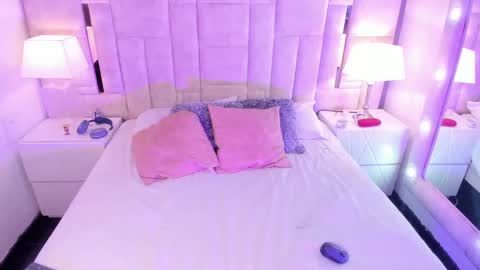 Snapshot of junosomnum chatting on February 8, 1:00 am junosomnum online show from February 8, 1:00 am