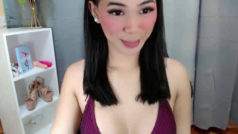 Snapshot of juny_lanyy chatting on April 12, 1:16 pm Julia online show from April 12, 1:16 pm