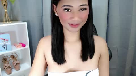 Snapshot of juny_lanyy chatting on April 18, 10:54 pm Julia online show from April 18, 10:54 pm