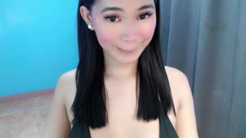Snapshot of juny_lanyy chatting on May 3, 2:56 pm Julia online show from May 3, 2:56 pm