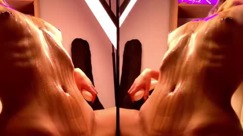 Snapshot of jupiter_sin_h chatting on May 29, 8:07 pm Welcome to my new account online show from May 29, 8:07 pm