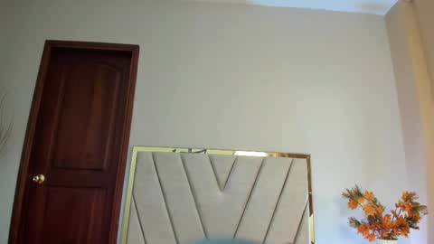 Jupiter Fox online show from April 22, 12:46 am