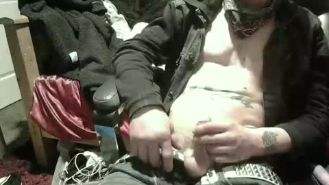 jusntym online show from April 25, 5:10 am