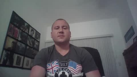 Snapshot of just1more5 chatting on June 12, 1:37 am just1more5 online show from June 12, 1:37 am