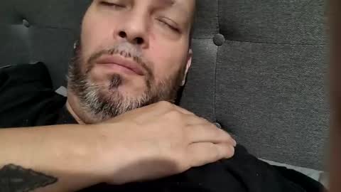 Snapshot of just2much4uboo1 chatting on December 28, 10:25 am Just2much4uboo1 online show from December 28, 10:25 am