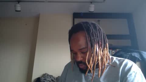 Snapshot of just2real chatting on April 5, 6:16 pm Real online show from April 5, 6:16 pm