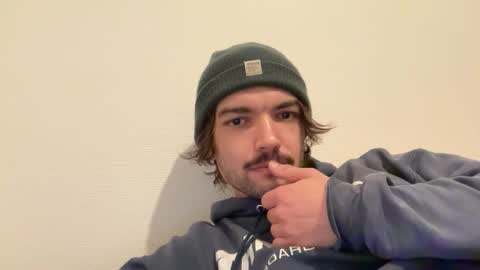 just_a_guy_with_a_big_cock online show from January 10, 9:05 pm