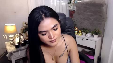 Snapshot of just_aleah chatting on December 5, 2:31 am MY IG aleahgomez17 online show from December 5, 2:31 am
