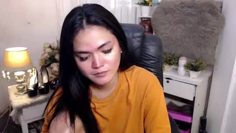 Snapshot of just_aleah chatting on December 11, 4:49 am MY IG aleahgomez17 online show from December 11, 4:49 am