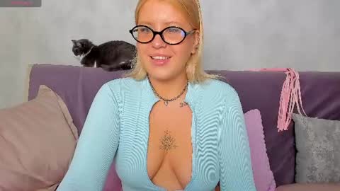 Alex Alexandra online show from July 12, 12:23 am