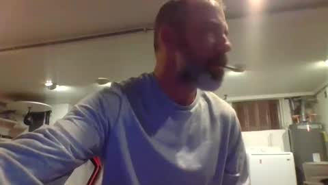 Snapshot of just_chillinwithya chatting on December 23, 8:33 am Your Zaddy online show from December 23, 8:33 am